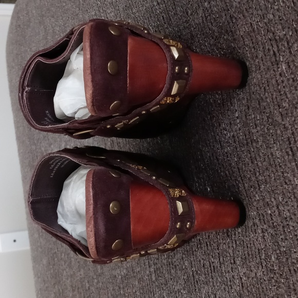 🍁Restricted🍁 - Bear Par Brown Suede Clogs - Picture 10 of 14